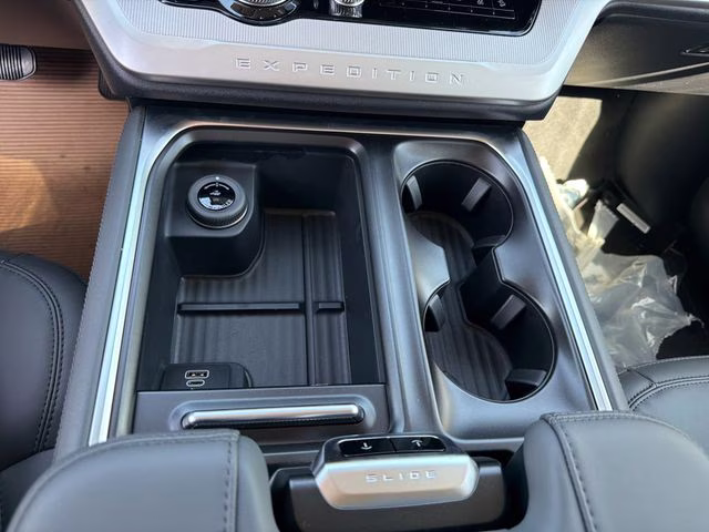 2026 Agate Black Metallic Ford Expedition Active 4X4 SUV