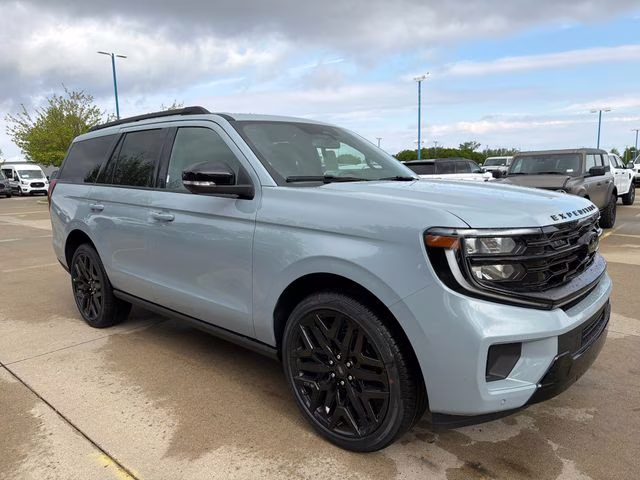 2026 Glacier Gray Metallic Tri-Coat Ford Expedition Platinum 4X4 SUV