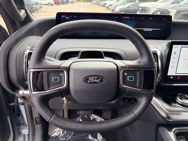 2026 Glacier Gray Metallic Tri-Coat Ford Expedition Platinum 4X4 SUV