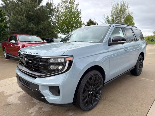 2026 Glacier Gray Metallic Tri-Coat Ford Expedition Platinum 4X4 SUV