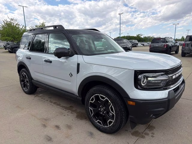 2026 Space White Metallic Ford Bronco Sport Outer Banks 4X4 SUV