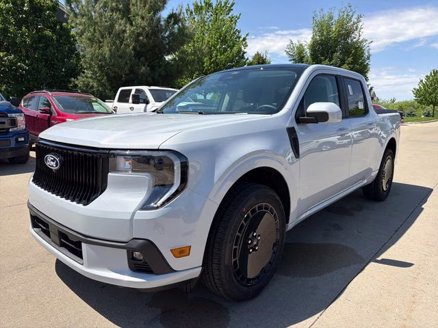 2026 Space White Metallic Ford Maverick Lobo Standard AWD Truck
