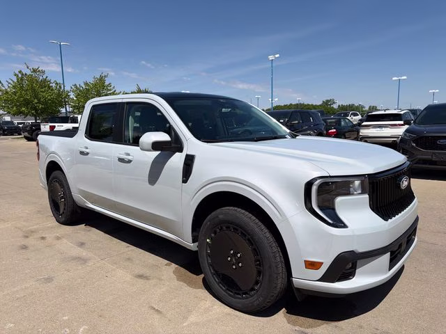 2026 Space White Metallic Ford Maverick Lobo Standard AWD Truck