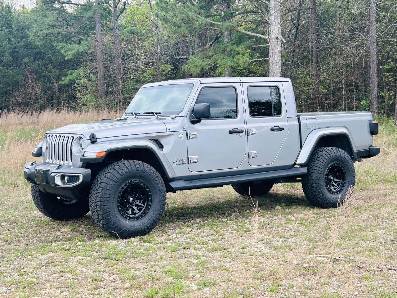 2021 Billet Silver Metallic Clearcoat Jeep Gladiator Overland 4X4 Truck