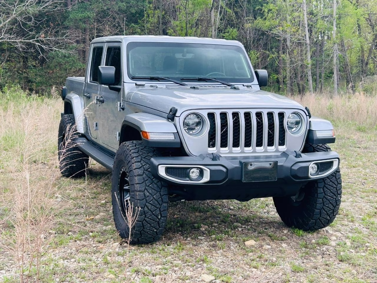 2021 Billet Silver Metallic Clearcoat Jeep Gladiator Overland 4X4 Truck