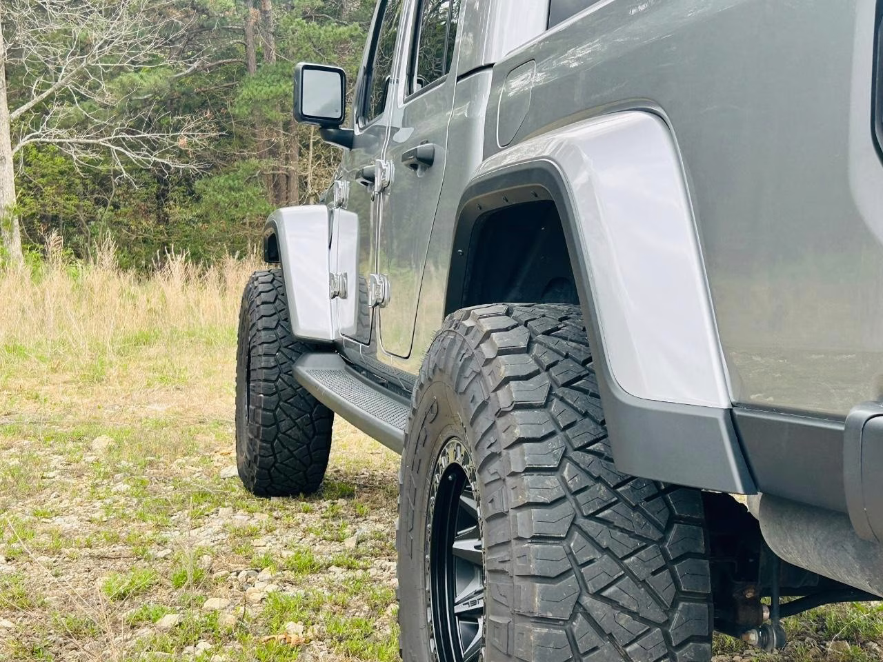2021 Billet Silver Metallic Clearcoat Jeep Gladiator Overland 4X4 Truck