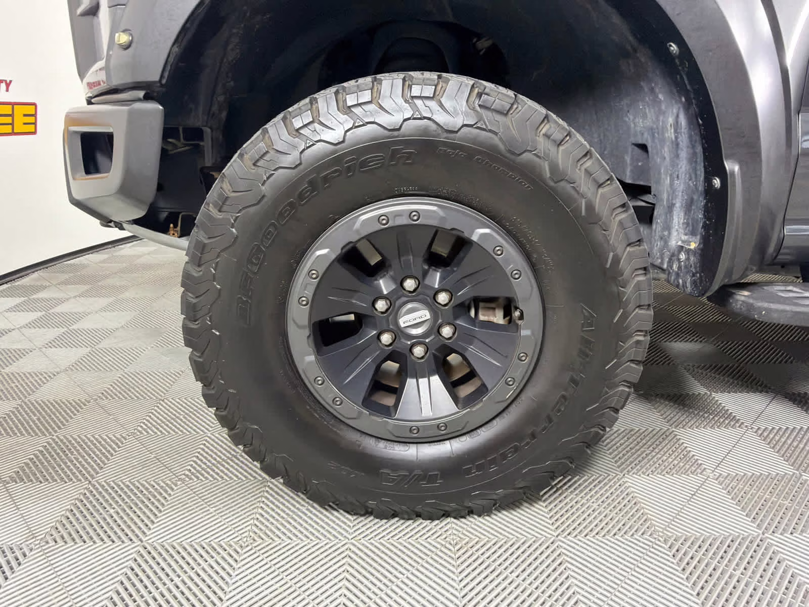 2018 Magnetic Metallic Ford F-150 Raptor 4X4 Truck