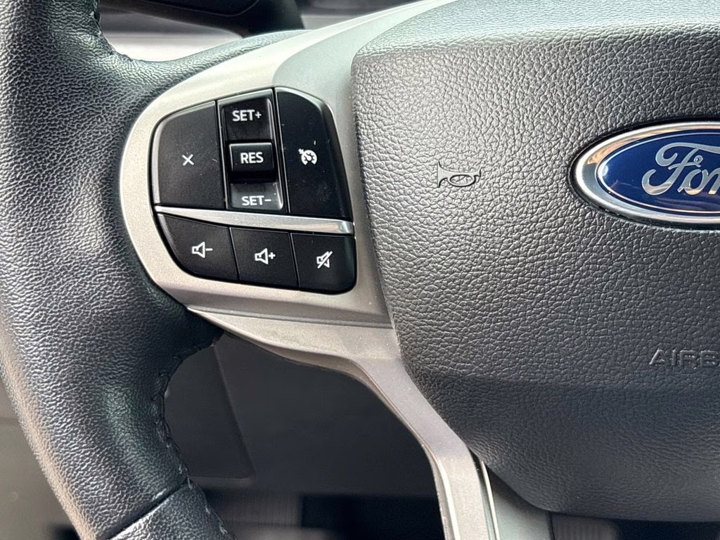 2023 Agate Black Metallic Ford Explorer XLT 4X4 SUV