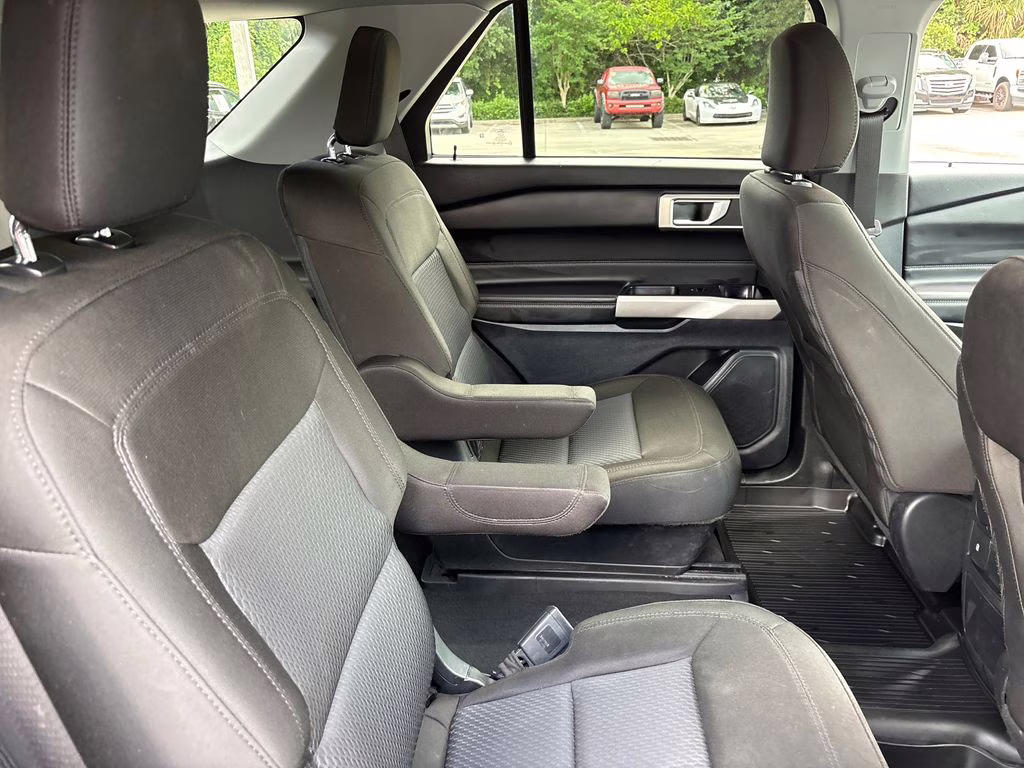 2023 Agate Black Metallic Ford Explorer XLT 4X4 SUV