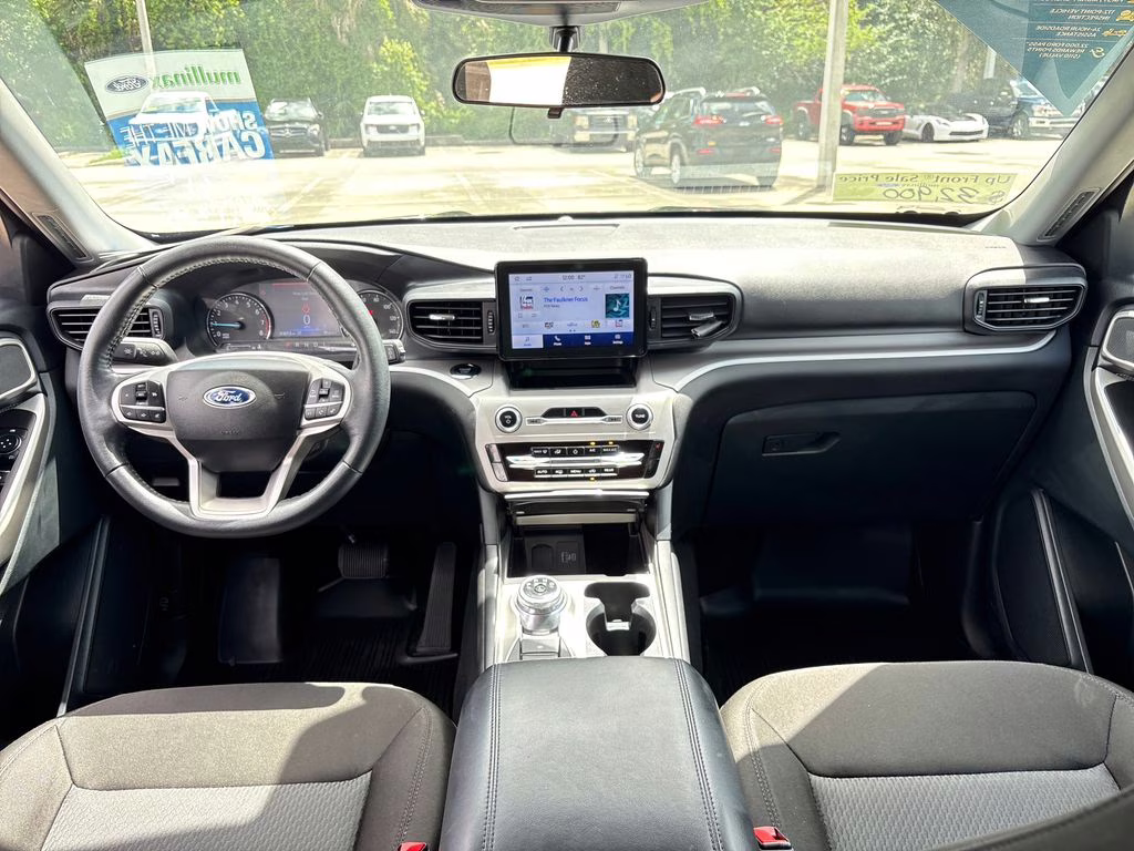 2023 Agate Black Metallic Ford Explorer XLT 4X4 SUV