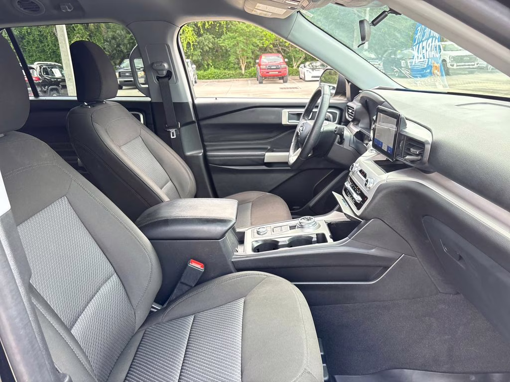2023 Agate Black Metallic Ford Explorer XLT 4X4 SUV