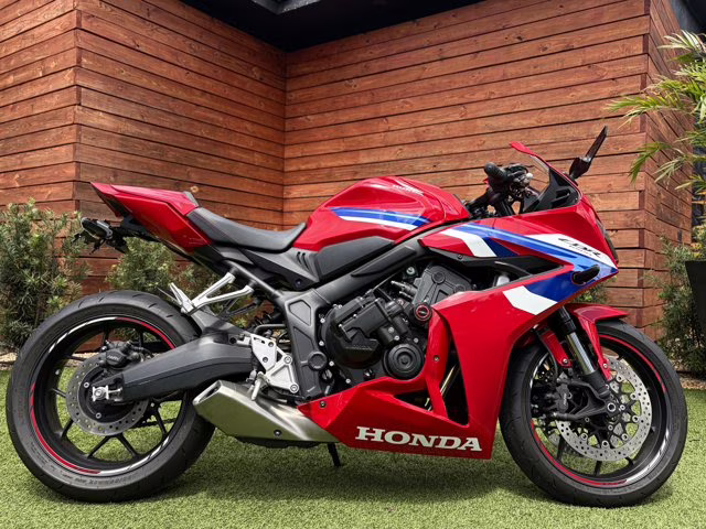 2024 RED Honda CBR650R ABS