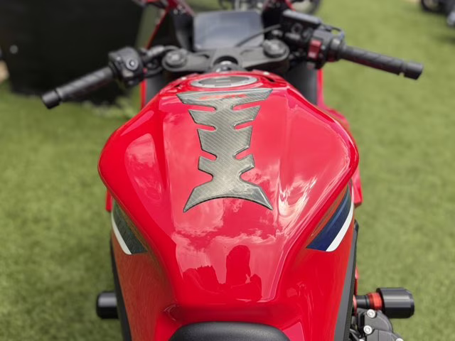 2024 RED Honda CBR650R ABS