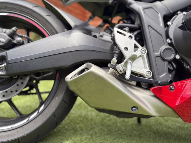 2024 RED Honda CBR650R ABS