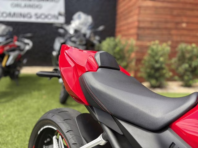 2024 RED Honda CBR650R ABS