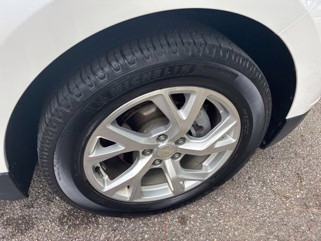 2020 Iridescent Pearl Tricoat Chevrolet Equinox Premier FWD SUV