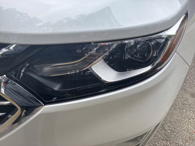 2020 Iridescent Pearl Tricoat Chevrolet Equinox Premier FWD SUV