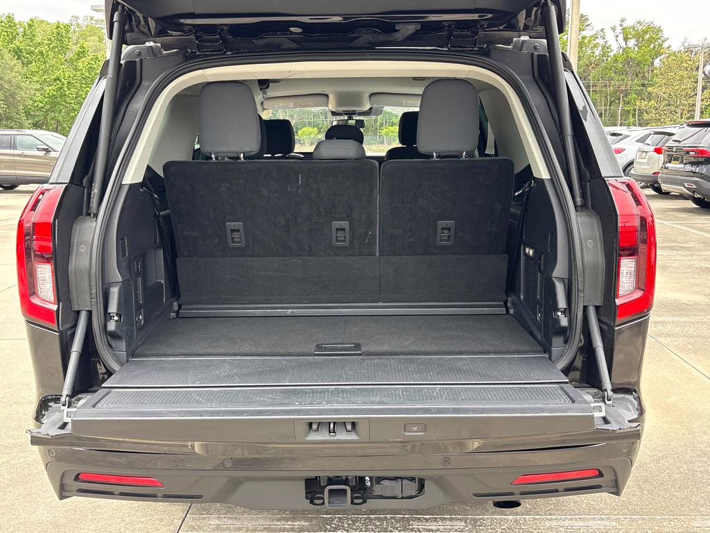 2025 Agate Black Metallic Ford Expedition Active RWD SUV