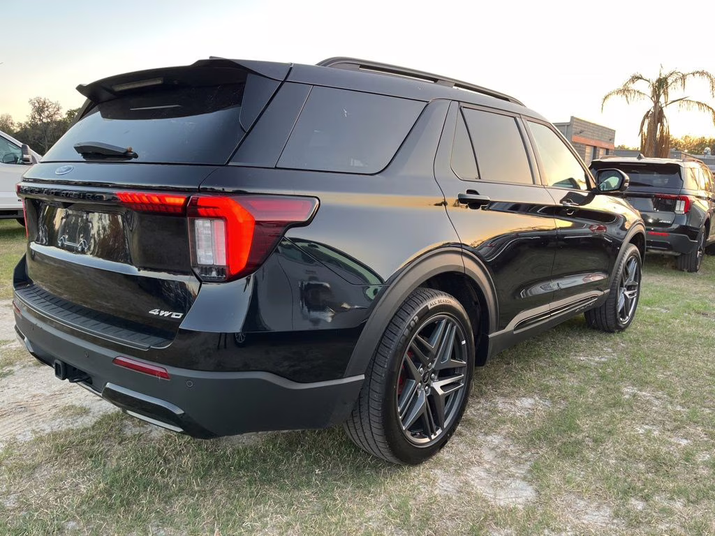 2025 Black Metallic Ford Explorer ST-Line 4X4 SUV