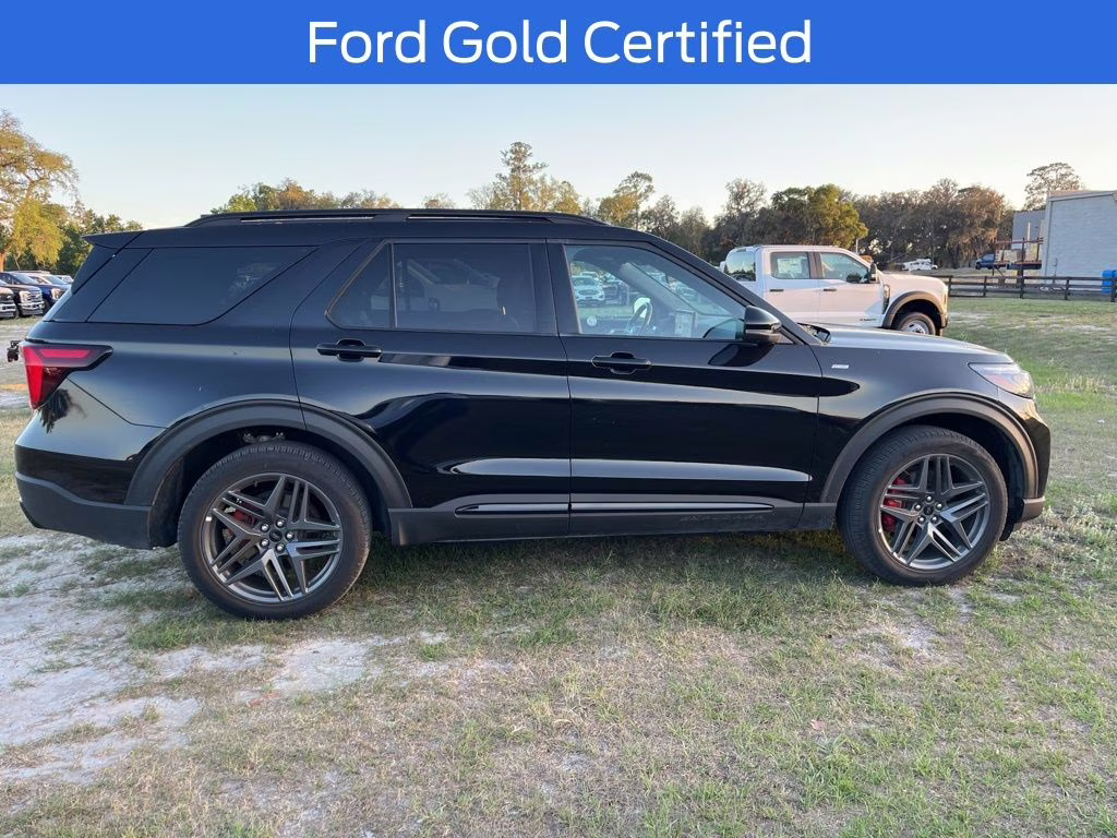 2025 Black Metallic Ford Explorer ST-Line 4X4 SUV