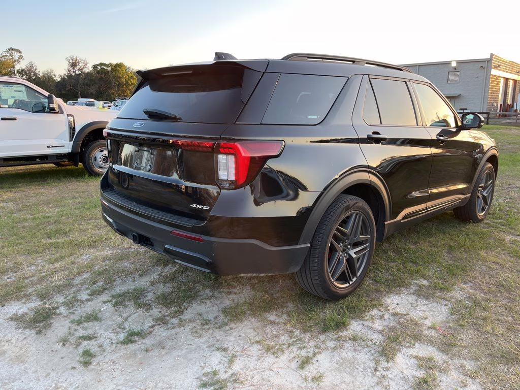 2025 Black Metallic Ford Explorer ST-Line 4X4 SUV