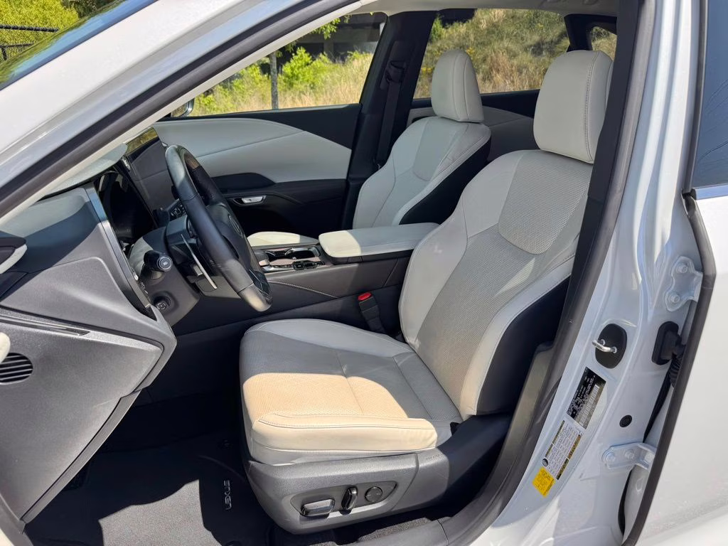 2023 White Pearl Lexus RX 350 Premium Plus FWD SUV