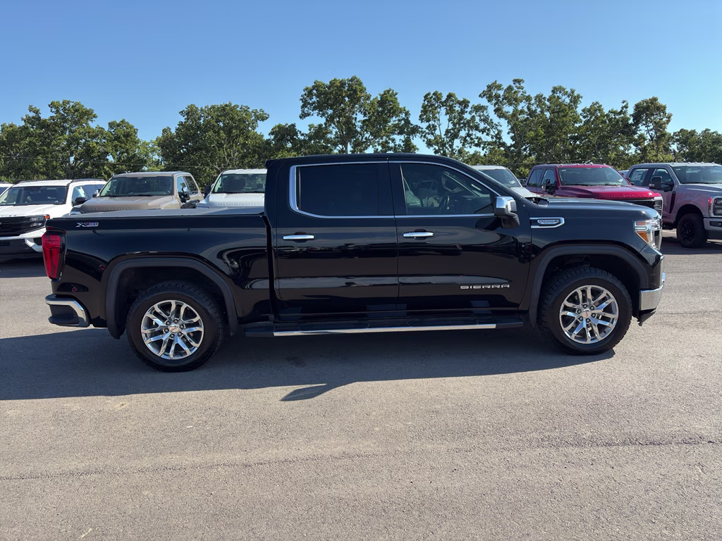 2020 Onyx Black GMC Sierra SLT 4X4 Truck