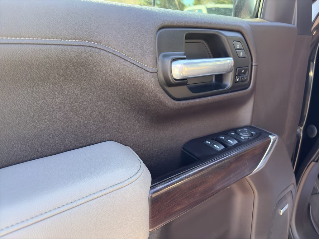 2020 Onyx Black GMC Sierra SLT 4X4 Truck