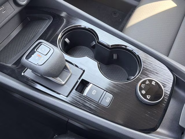 2026 Everest White Pearl Tricoat Nissan Rogue Dark Armor AWD SUV