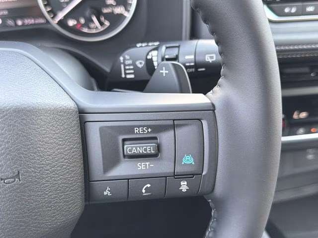 2026 Everest White Pearl Tricoat Nissan Rogue Dark Armor AWD SUV
