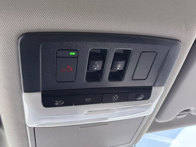 2026 Everest White Pearl Tricoat Nissan Rogue Dark Armor AWD SUV