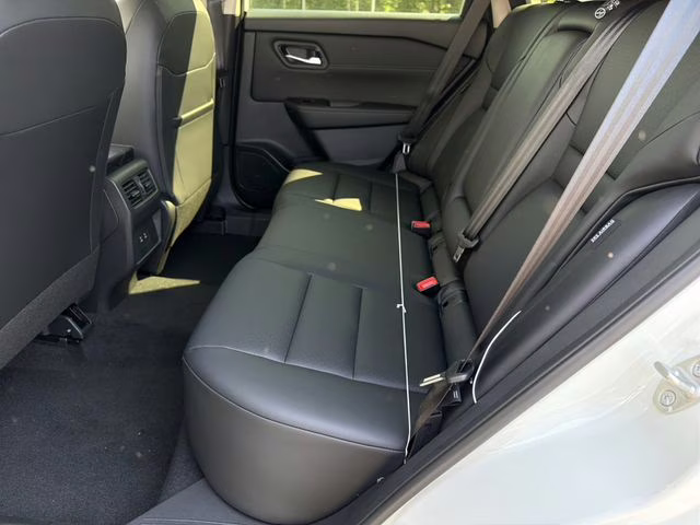2026 Everest White Pearl Tricoat Nissan Rogue Dark Armor AWD SUV