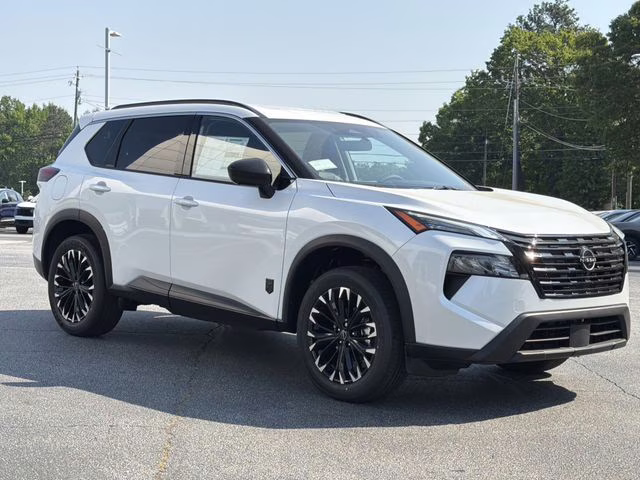 2026 Everest White Pearl Tricoat Nissan Rogue Dark Armor AWD SUV