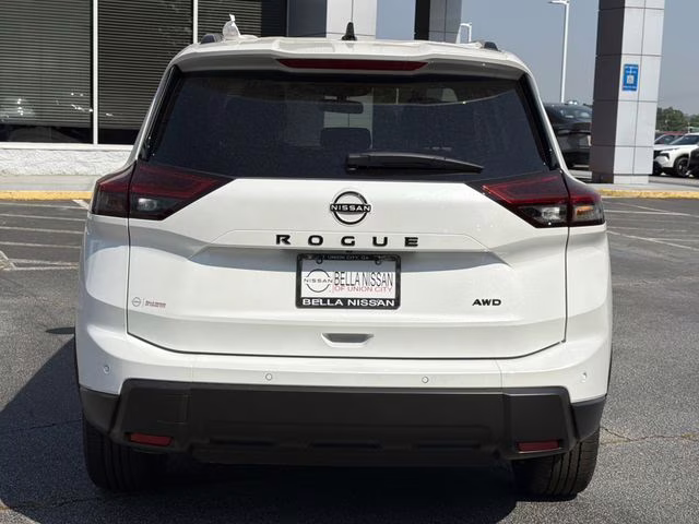 2026 Everest White Pearl Tricoat Nissan Rogue Dark Armor AWD SUV