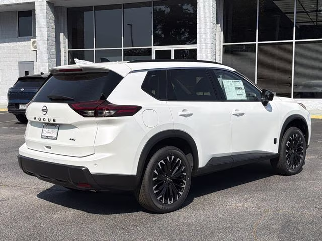 2026 Everest White Pearl Tricoat Nissan Rogue Dark Armor AWD SUV