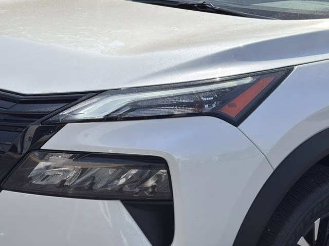 2026 Everest White Pearl Tricoat Nissan Rogue Dark Armor AWD SUV