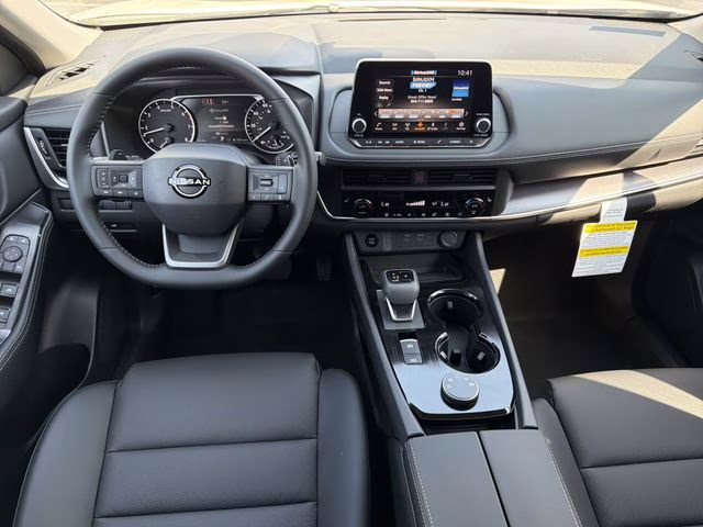 2026 Everest White Pearl Tricoat Nissan Rogue Dark Armor AWD SUV