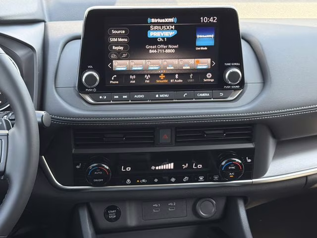 2026 Everest White Pearl Tricoat Nissan Rogue Dark Armor AWD SUV