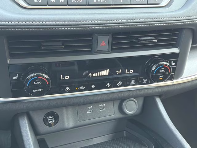 2026 Everest White Pearl Tricoat Nissan Rogue Dark Armor AWD SUV