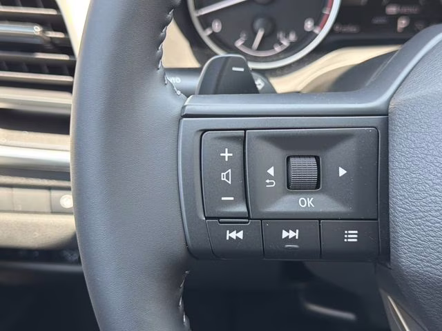 2026 Everest White Pearl Tricoat Nissan Rogue Dark Armor AWD SUV