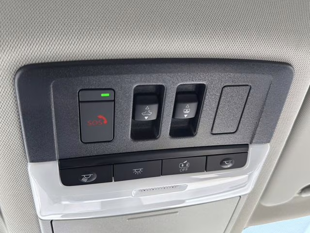 2026 Everest White Pearl Tricoat Nissan Rogue Dark Armor AWD SUV