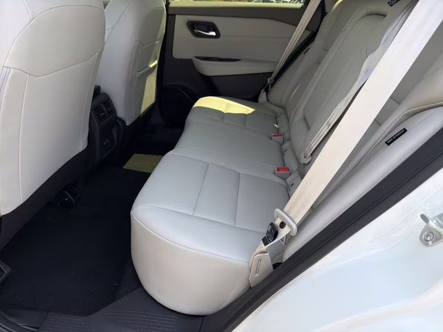 2026 Everest White Pearl Tricoat Nissan Rogue Dark Armor AWD SUV