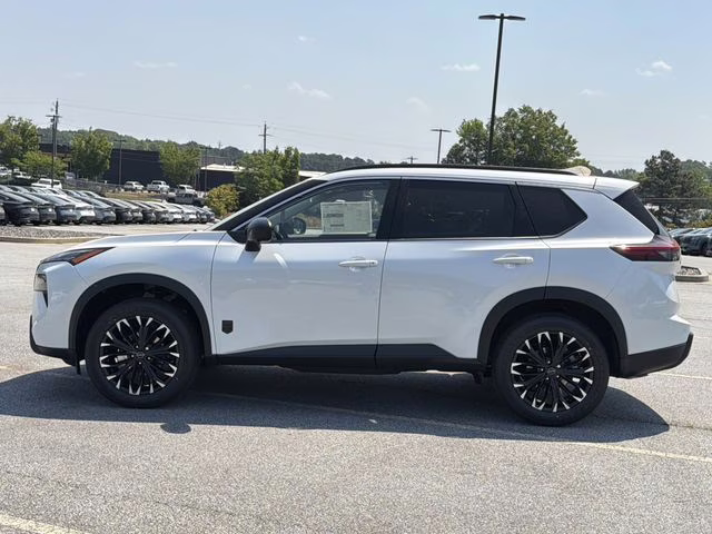 2026 Everest White Pearl Tricoat Nissan Rogue Dark Armor AWD SUV