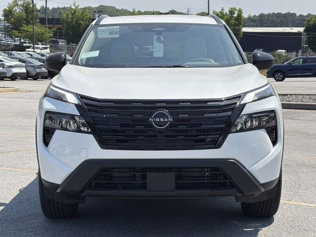 2026 Everest White Pearl Tricoat Nissan Rogue Dark Armor AWD SUV