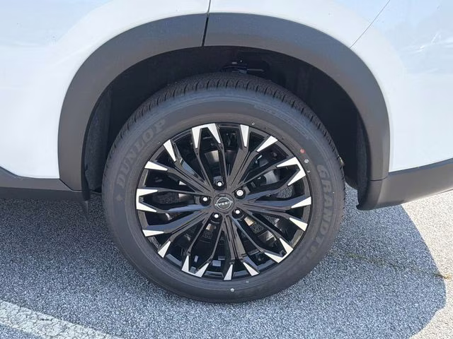 2026 Everest White Pearl Tricoat Nissan Rogue Dark Armor AWD SUV