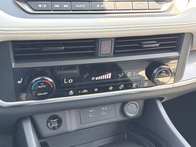 2026 Everest White Pearl Tricoat Nissan Rogue Dark Armor AWD SUV