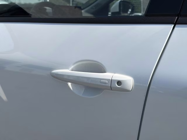 2026 Everest White Pearl Tricoat Nissan Rogue Platinum AWD SUV