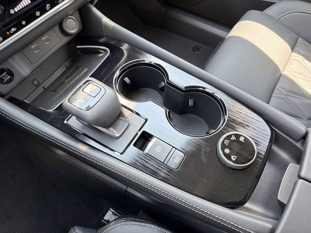 2026 Everest White Pearl Tricoat Nissan Rogue Platinum AWD SUV
