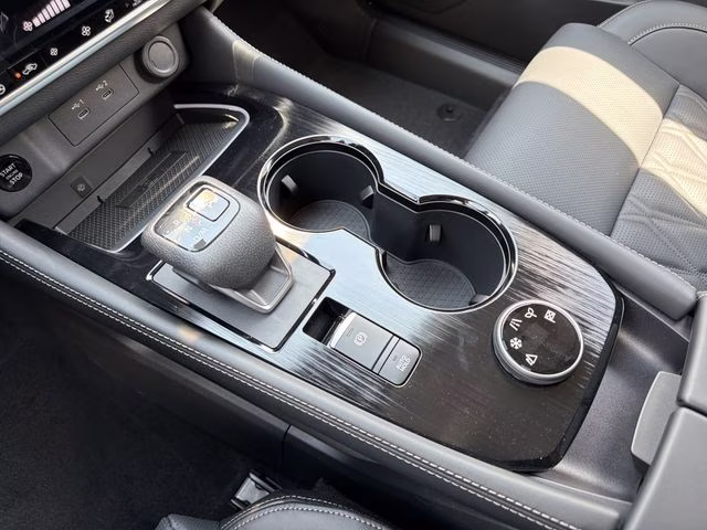 2026 Everest White Pearl Tricoat Nissan Rogue Platinum AWD SUV