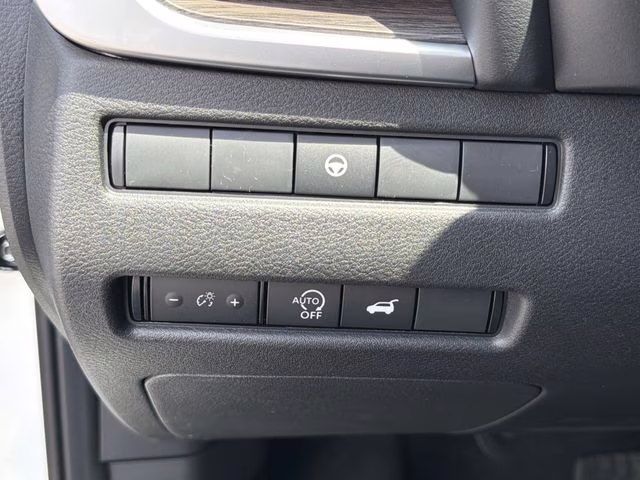 2026 Everest White Pearl Tricoat Nissan Rogue Platinum AWD SUV